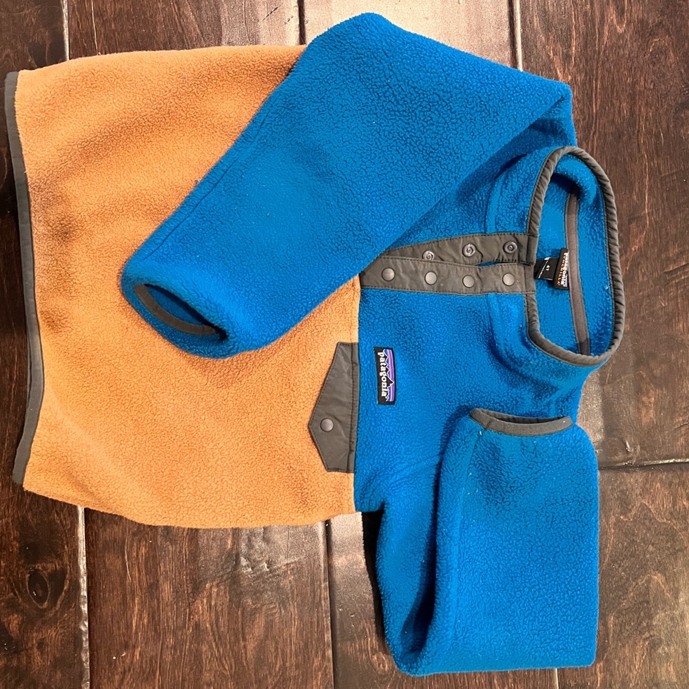 Patagonia Kids Blue and Orange Fleece Pullover